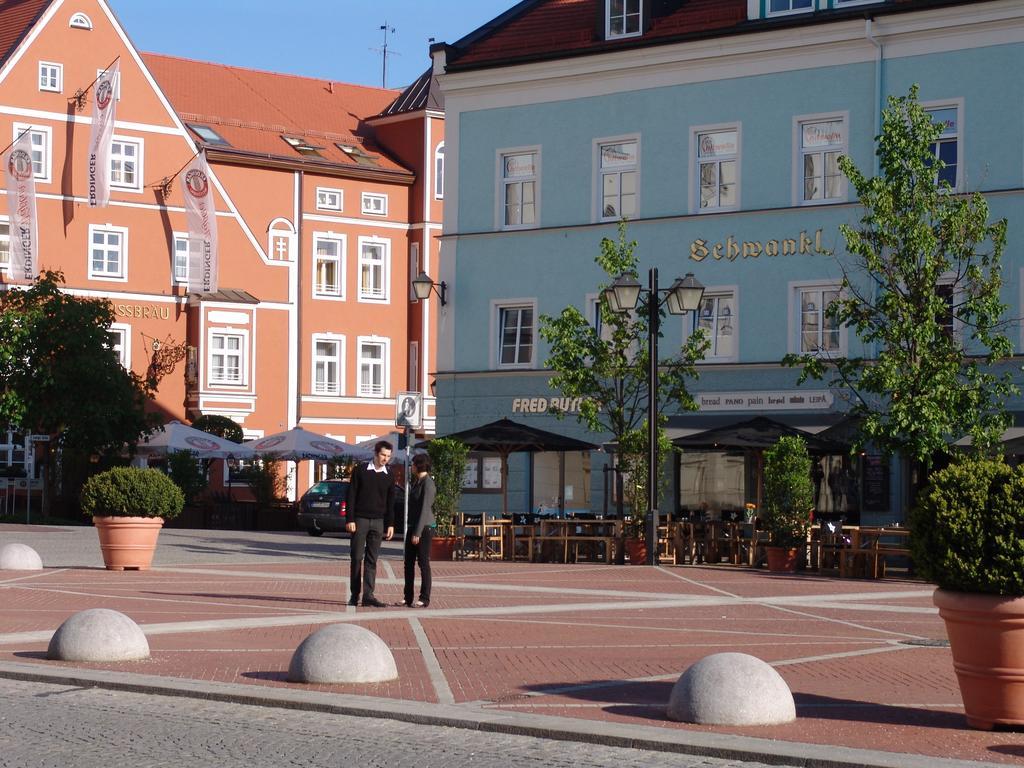 Hotel Kastanienhof Erding Exterior photo