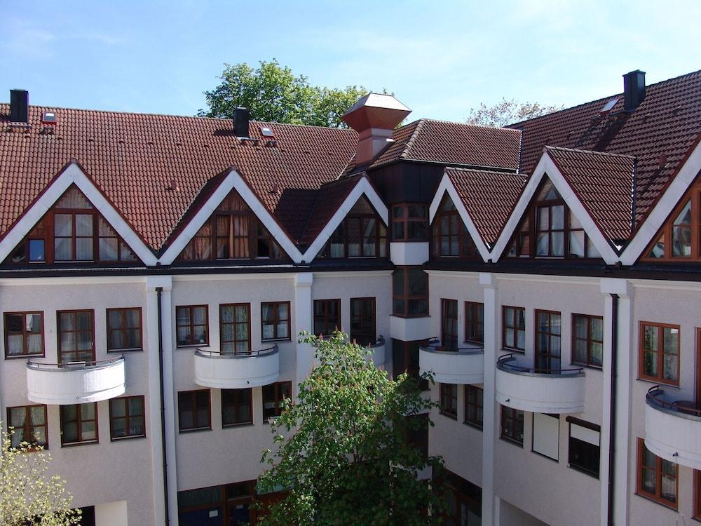 Hotel Kastanienhof Erding Exterior photo